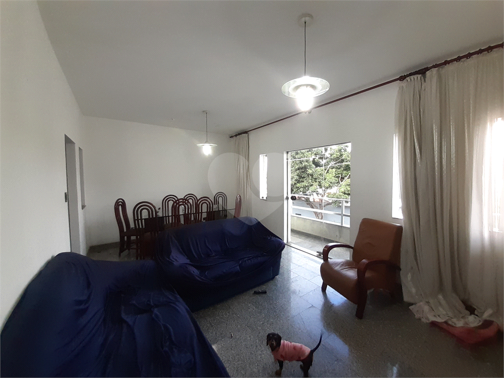 Vende-se: Sobrado no Cursino/Ipiranga, 2 Quartos, 2 Salas, 8 vagas de garagem!