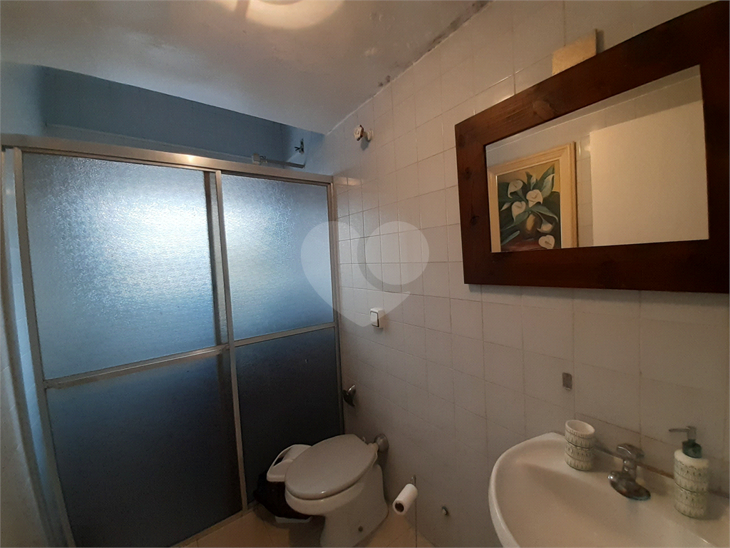 Vende-se: Sobrado no Cursino/Ipiranga, 2 Quartos, 2 Salas, 8 vagas de garagem!