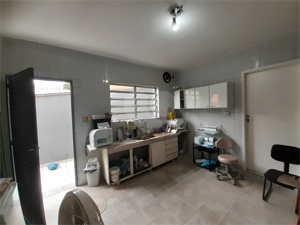 Vende-se: Sobrado no Cursino/Ipiranga, 2 Quartos, 2 Salas, 8 vagas de garagem!