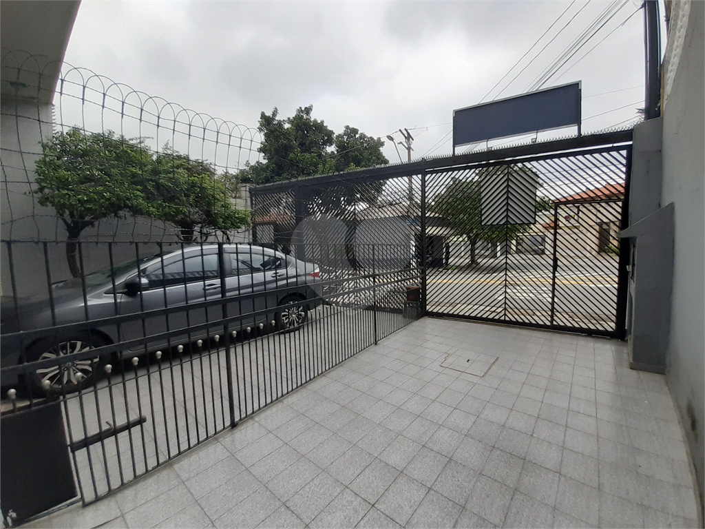 Vende-se: Sobrado no Cursino/Ipiranga, 2 Quartos, 2 Salas, 8 vagas de garagem!
