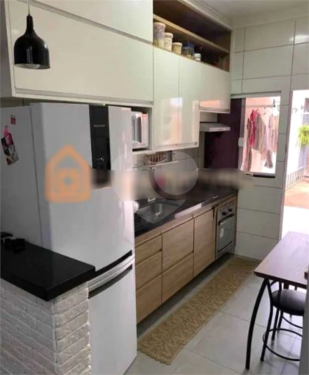 Casa à venda com 2 quartos, 100m² - Foto 2