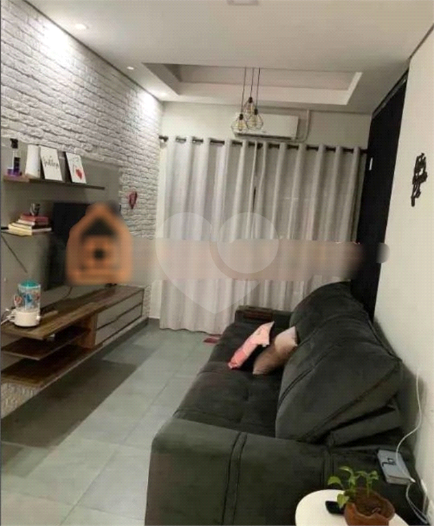 Casa à venda com 2 quartos, 100m² - Foto 1