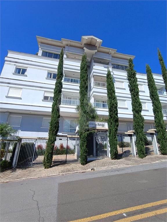 Apartamento à venda com 3 quartos, 76m² - Foto 2