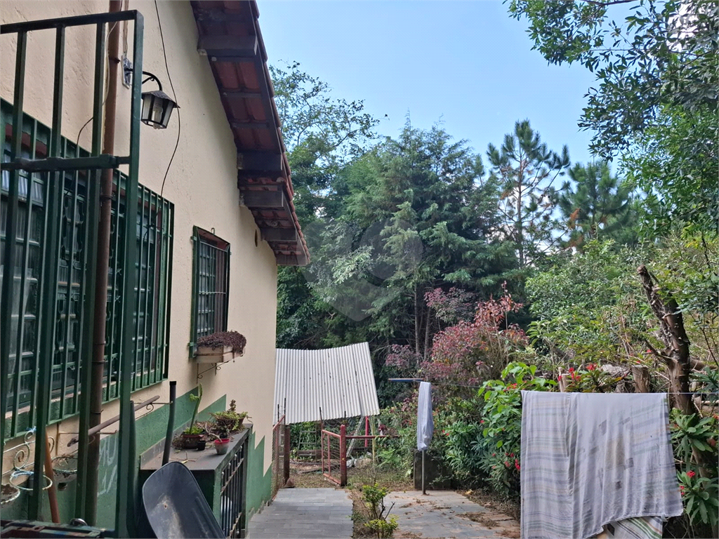 Chácara venda Itú com 3200m2, 3 quartos, piscina, pomar, canteiros e 10 ou mais vagas de garagem