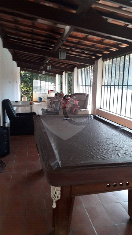 Chácara venda Itú com 3200m2, 3 quartos, piscina, pomar, canteiros e 10 ou mais vagas de garagem