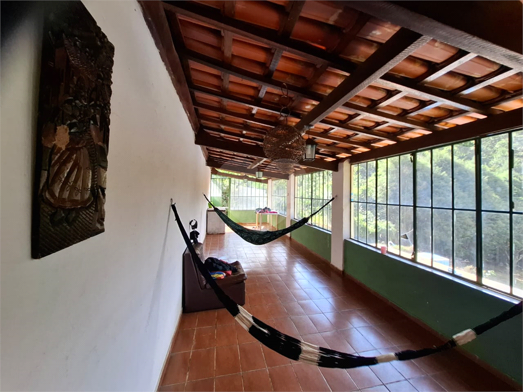 Chácara venda Itú com 3200m2, 3 quartos, piscina, pomar, canteiros e 10 ou mais vagas de garagem