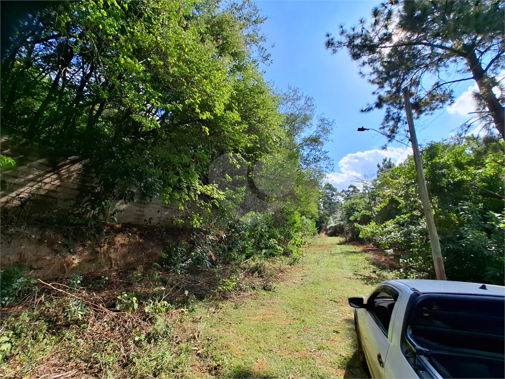 Chácara venda Itú com 3200m2, 3 quartos, piscina, pomar, canteiros e 10 ou mais vagas de garagem