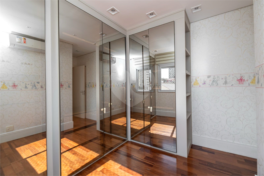 na Mooca! Apartamento de 183m² - 3 Suítes - 3 Vagas - Mobiliado e Equipado.