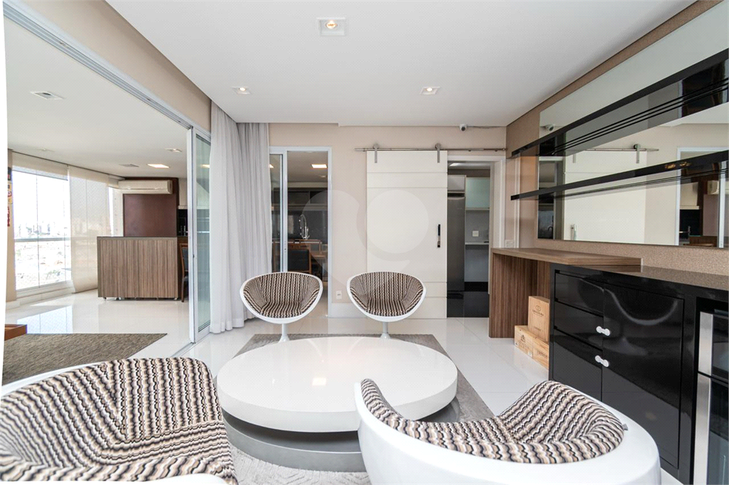 na Mooca! Apartamento de 183m² - 3 Suítes - 3 Vagas - Mobiliado e Equipado.