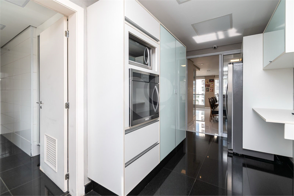 na Mooca! Apartamento de 183m² - 3 Suítes - 3 Vagas - Mobiliado e Equipado.