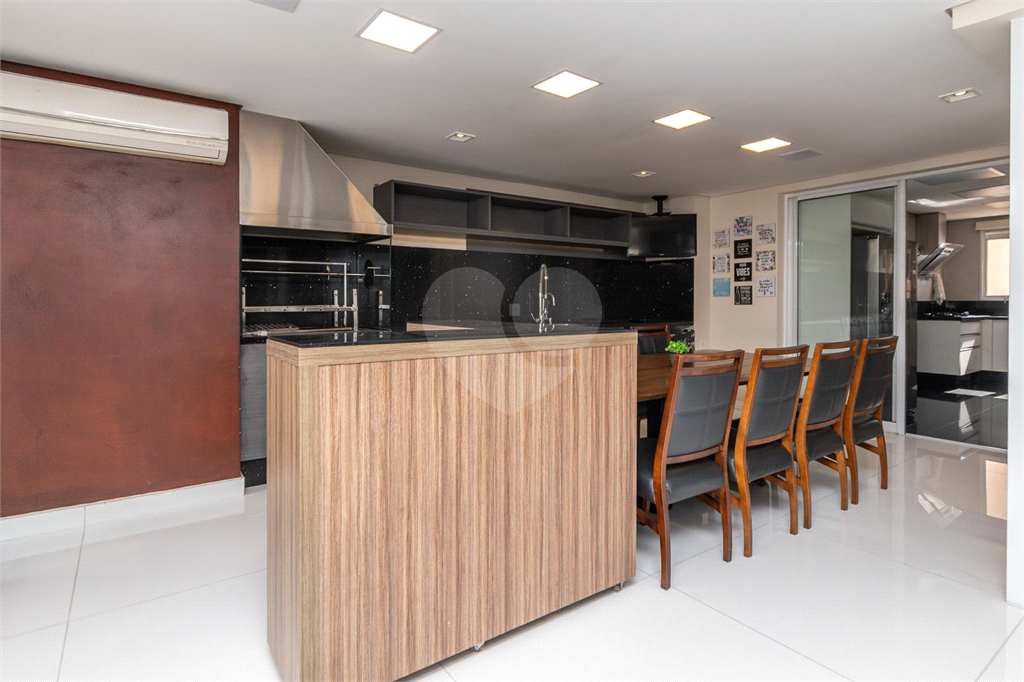 na Mooca! Apartamento de 183m² - 3 Suítes - 3 Vagas - Mobiliado e Equipado.
