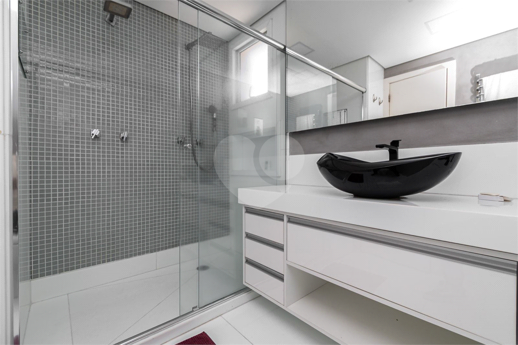 na Mooca! Apartamento de 183m² - 3 Suítes - 3 Vagas - Mobiliado e Equipado.