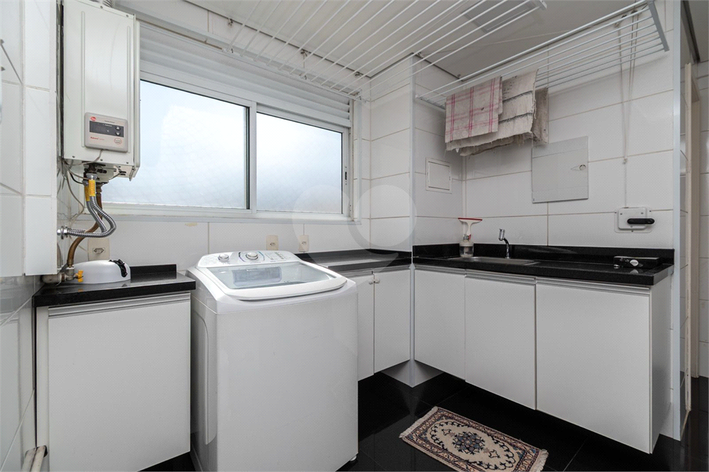 na Mooca! Apartamento de 183m² - 3 Suítes - 3 Vagas - Mobiliado e Equipado.