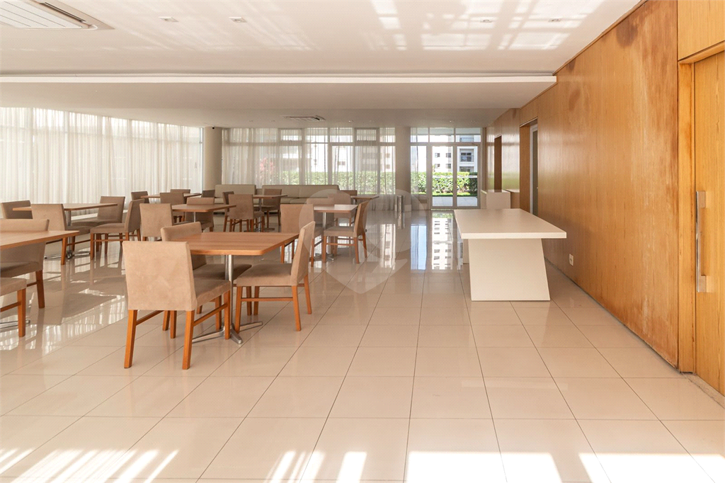 na Mooca! Apartamento de 183m² - 3 Suítes - 3 Vagas - Mobiliado e Equipado.