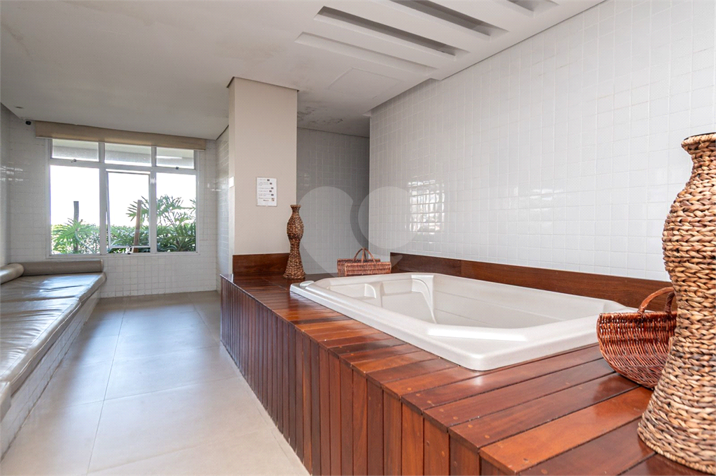 na Mooca! Apartamento de 183m² - 3 Suítes - 3 Vagas - Mobiliado e Equipado.