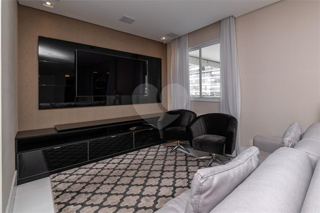 na Mooca! Apartamento de 183m² - 3 Suítes - 3 Vagas - Mobiliado e Equipado.