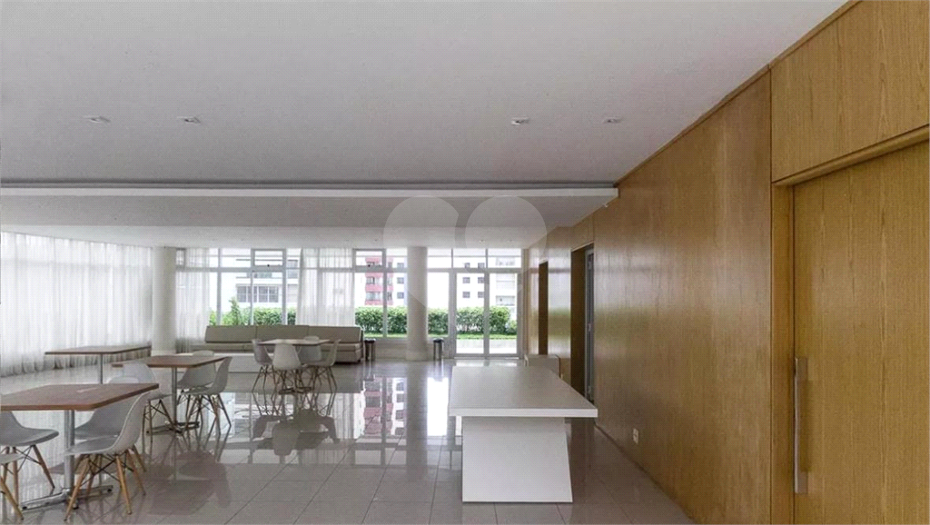 na Mooca! Apartamento de 183m² - 3 Suítes - 3 Vagas - Mobiliado e Equipado.