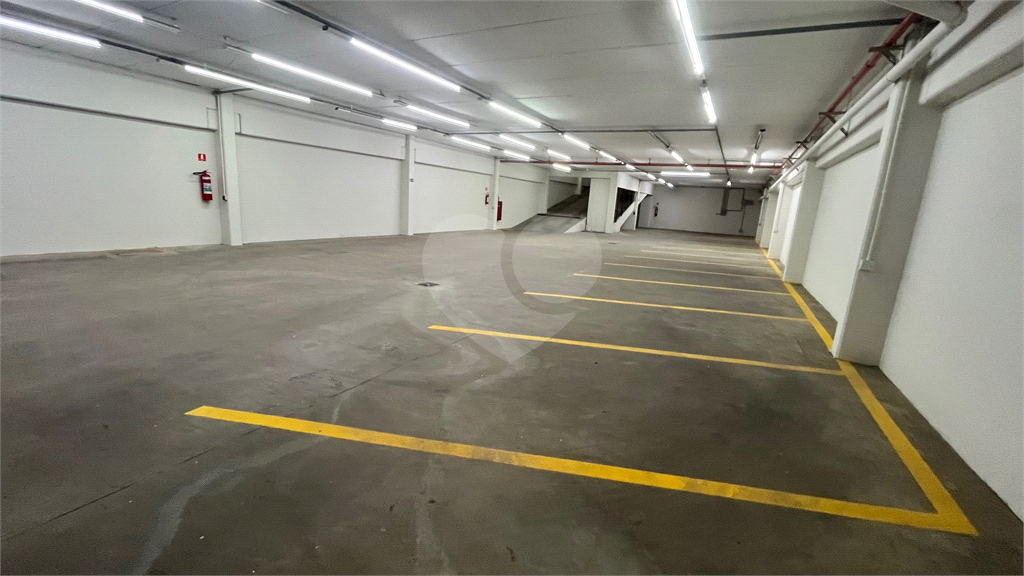 Loja-Salão para alugar, 1073m² - Foto 8