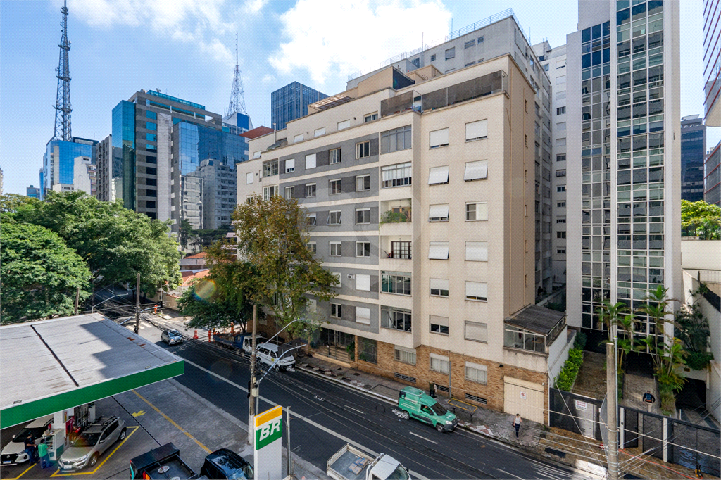 Apartamento com 2 quartos sendo 1 suíte na Alameda Santos próximo ao metrô Brigadeiro