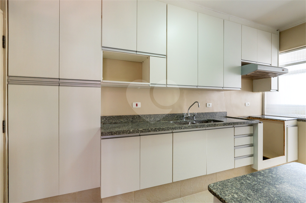 Apartamento com 2 quartos sendo 1 suíte na Alameda Santos próximo ao metrô Brigadeiro