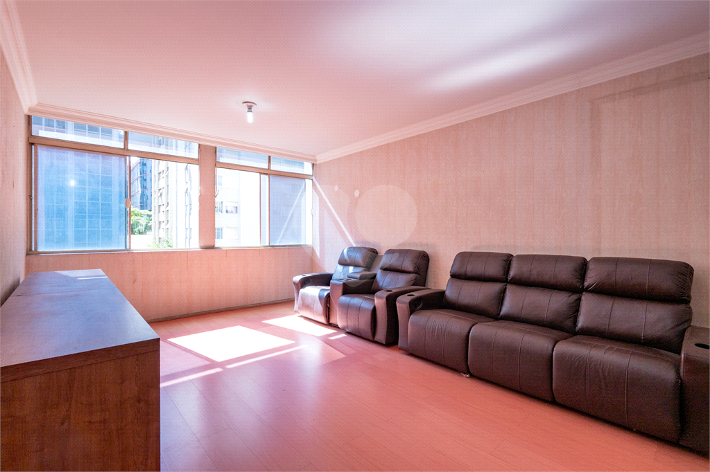 Apartamento com 2 quartos sendo 1 suíte na Alameda Santos próximo ao metrô Brigadeiro