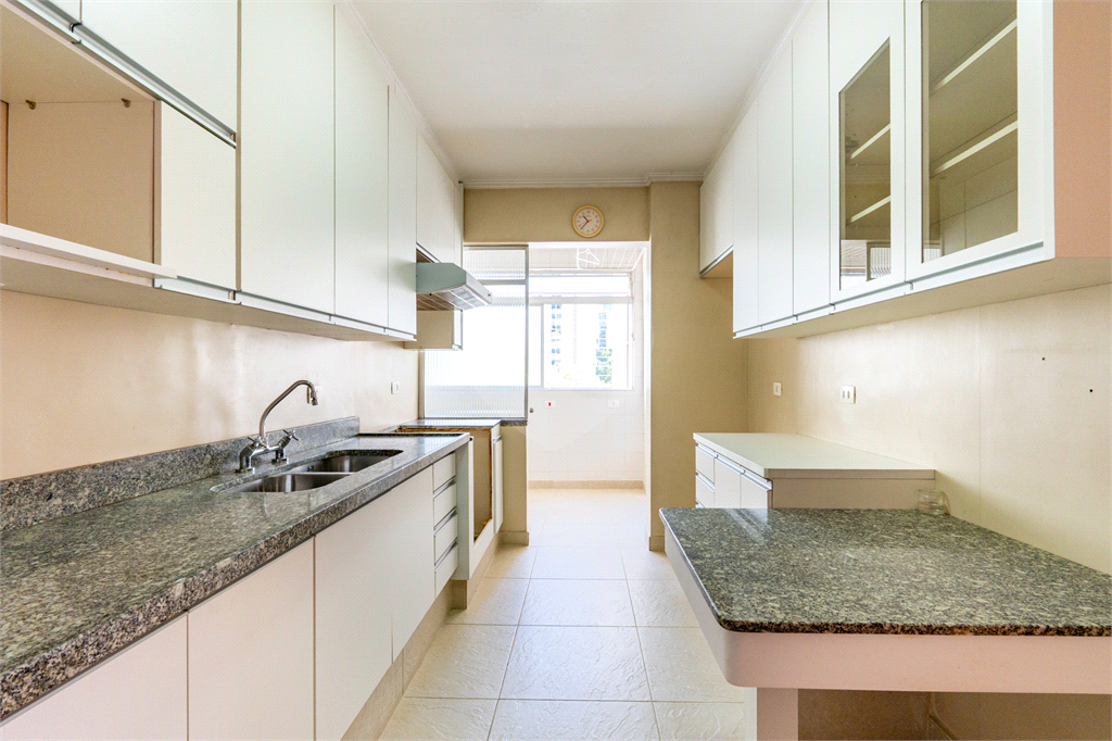 Apartamento com 2 quartos sendo 1 suíte na Alameda Santos próximo ao metrô Brigadeiro