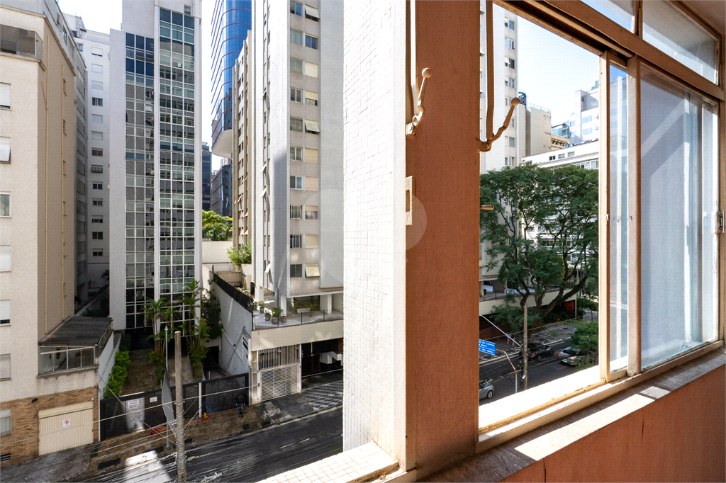 Apartamento com 2 quartos sendo 1 suíte na Alameda Santos próximo ao metrô Brigadeiro
