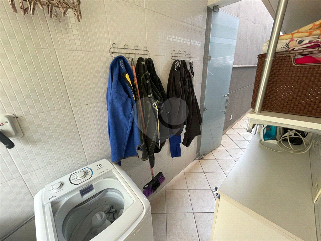 Sobrado Alto Padrão na Santa Terezinha com 3 Suítes, Espaço Gourmet e Acabamento Sofisticado