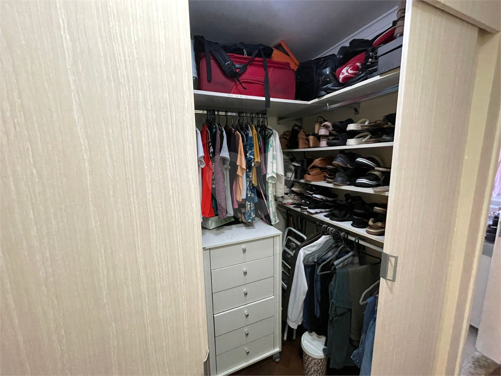Sobrado Alto Padrão na Santa Terezinha com 3 Suítes, Espaço Gourmet e Acabamento Sofisticado