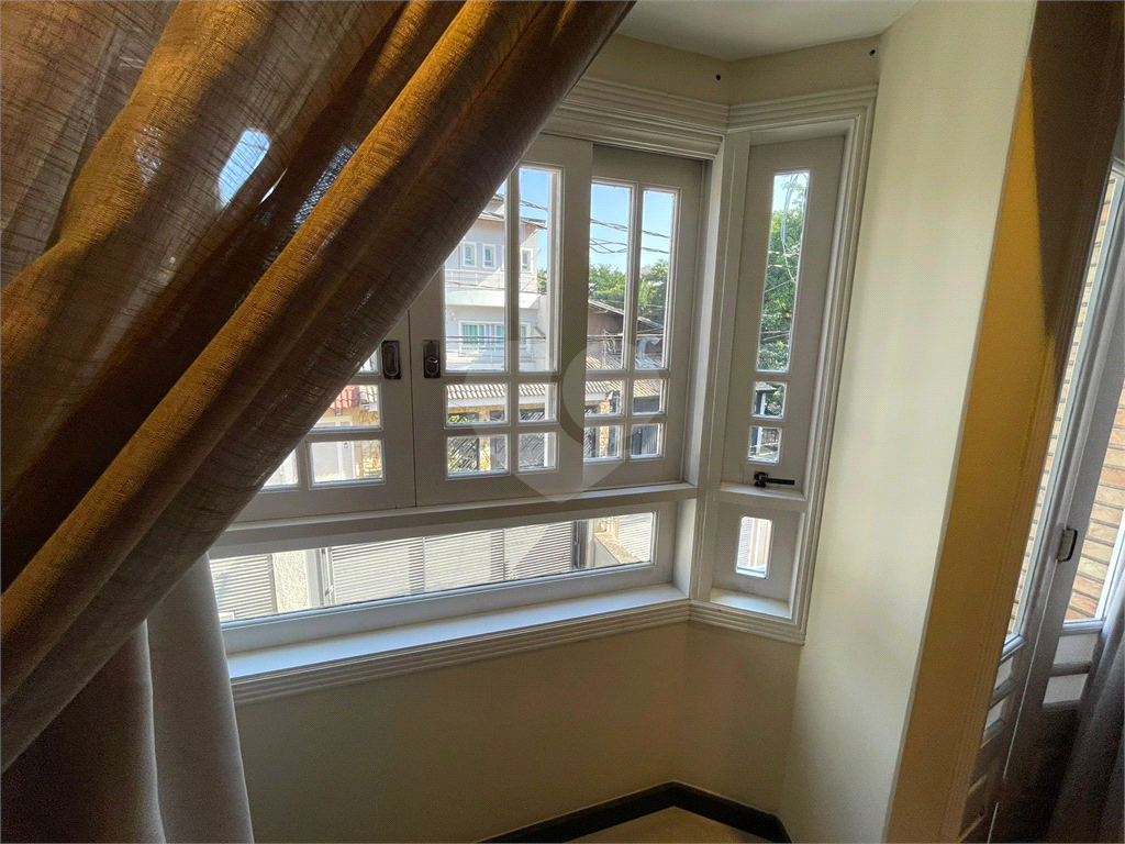 Sobrado Alto Padrão na Santa Terezinha com 3 Suítes, Espaço Gourmet e Acabamento Sofisticado