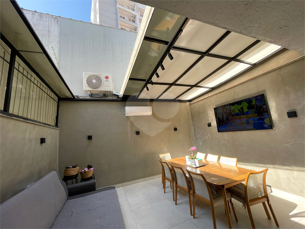 Sobrado Alto Padrão na Santa Terezinha com 3 Suítes, Espaço Gourmet e Acabamento Sofisticado
