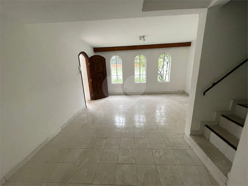Sobrado Espaçoso à Venda no Parque Mandaqui – Conforto, Praticidade e Excelente Localização