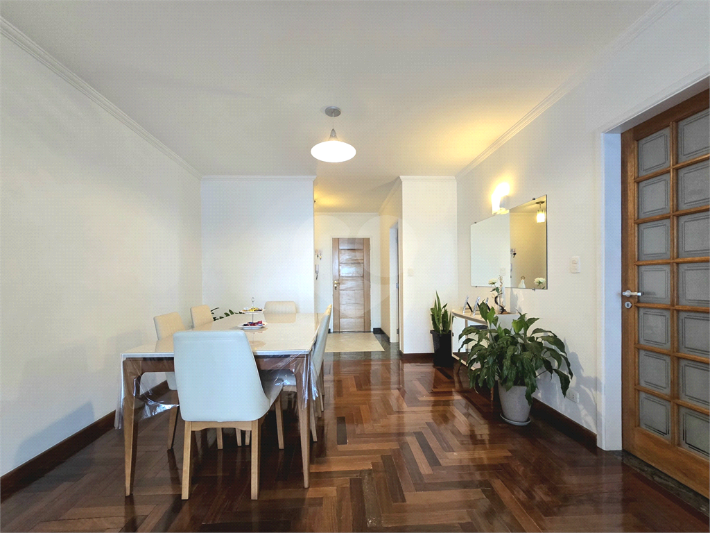 Apartamento para alugar com 2 dormitórios 2 banheiros na Vila Mariana.