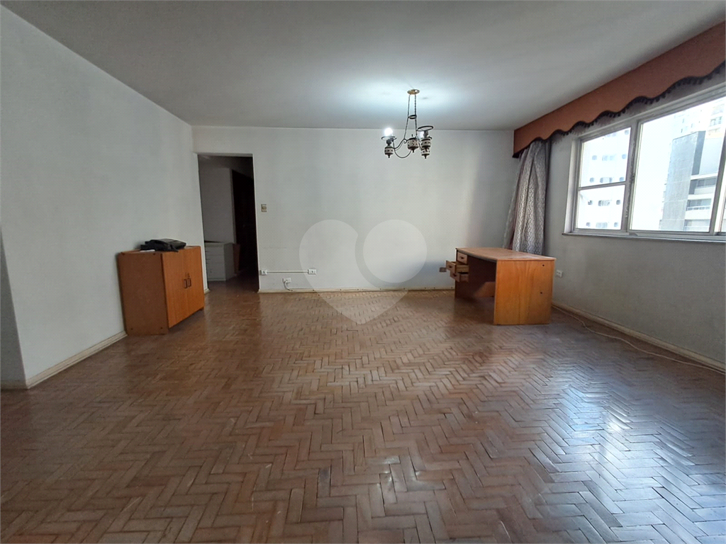 Imóvel de 141m² 3 quartos, 1 sendo suíte, retrofit no condomíno 1 vaga Paraíso