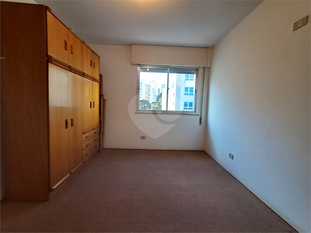 Imóvel de 141m² 3 quartos, 1 sendo suíte, retrofit no condomíno 1 vaga Paraíso