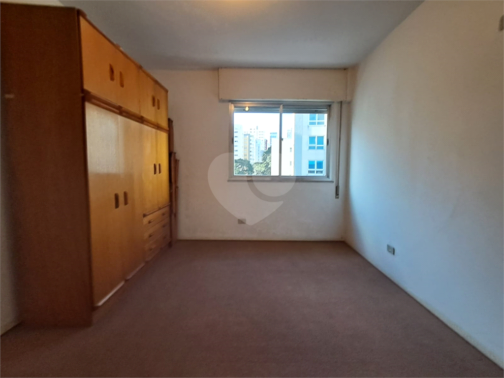 Imóvel de 141m² 3 quartos, 1 sendo suíte, retrofit no condomíno 1 vaga Paraíso