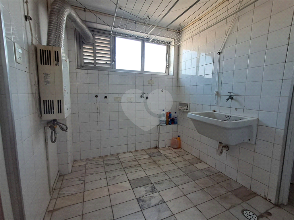 Imóvel de 141m² 3 quartos, 1 sendo suíte, retrofit no condomíno 1 vaga Paraíso