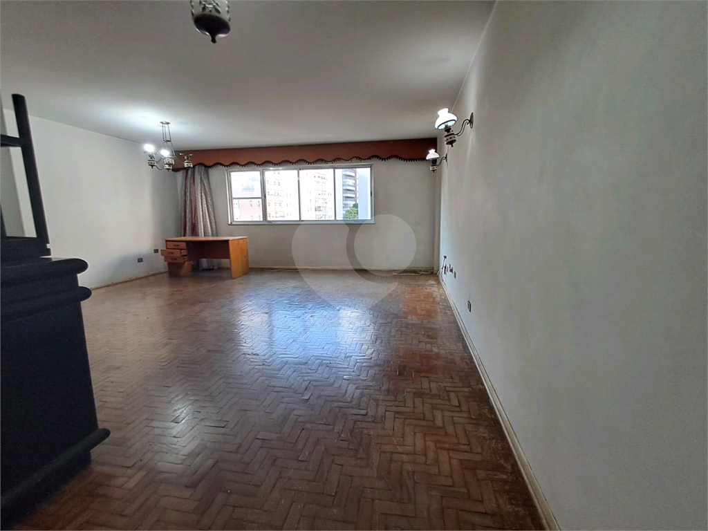 Imóvel de 141m² 3 quartos, 1 sendo suíte, retrofit no condomíno 1 vaga Paraíso