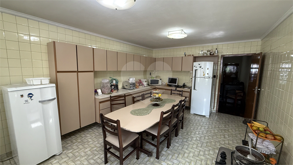 Sobrado à venda e aluguel com 3 quartos, 138m² - Foto 1