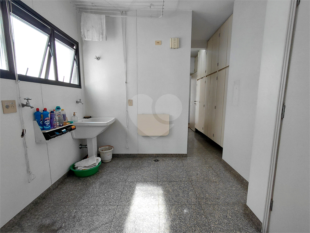 Imóvel 230m² sala de estar, sala de jantar e lareira, 3 suítes, 4 vagas e piscina Perdizes