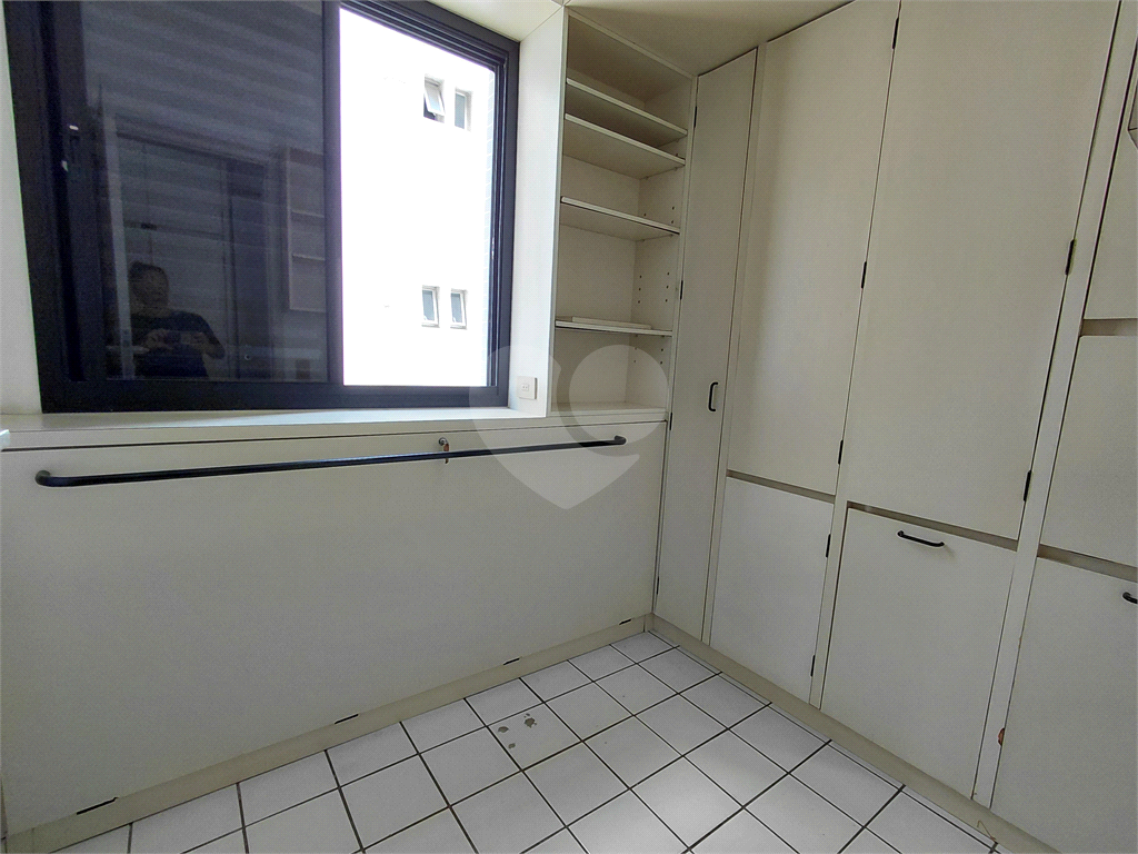 Imóvel 230m² sala de estar, sala de jantar e lareira, 3 suítes, 4 vagas e piscina Perdizes