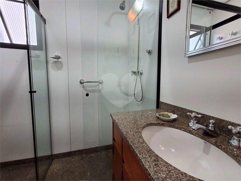 Imóvel 230m² sala de estar, sala de jantar e lareira, 3 suítes, 4 vagas e piscina Perdizes