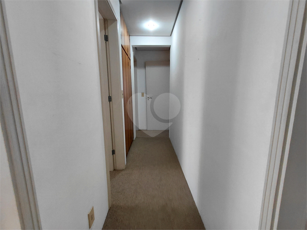 Imóvel 230m² sala de estar, sala de jantar e lareira, 3 suítes, 4 vagas e piscina Perdizes