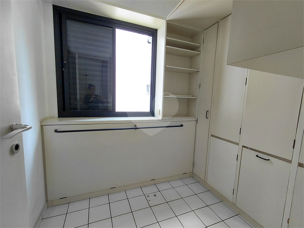 Imóvel 230m² sala de estar, sala de jantar e lareira, 3 suítes, 4 vagas e piscina Perdizes