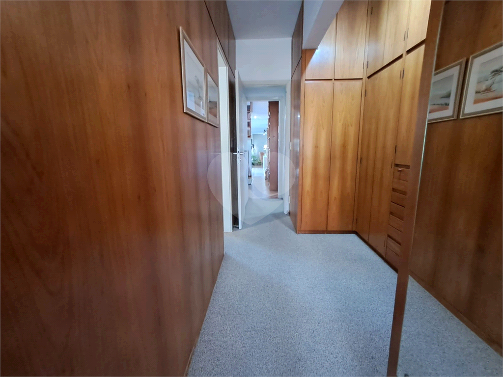 Imóvel 230m² sala de estar, sala de jantar e lareira, 3 suítes, 4 vagas e piscina Perdizes