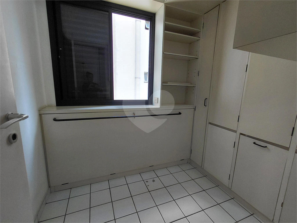 Imóvel 230m² sala de estar, sala de jantar e lareira, 3 suítes, 4 vagas e piscina Perdizes