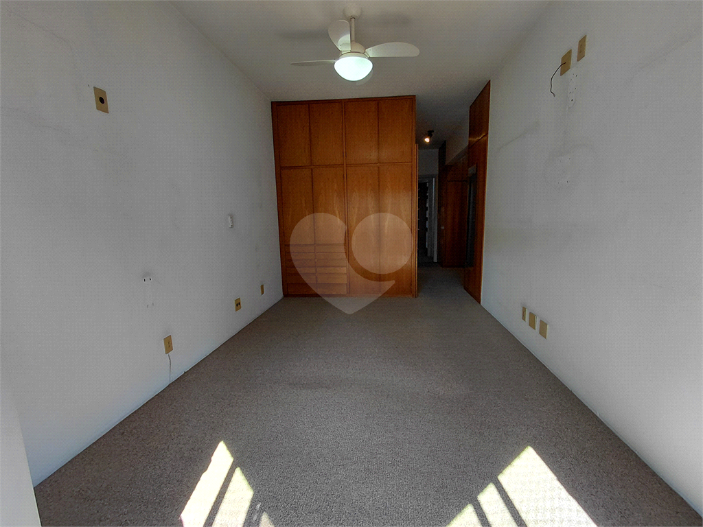 Imóvel 230m² sala de estar, sala de jantar e lareira, 3 suítes, 4 vagas e piscina Perdizes