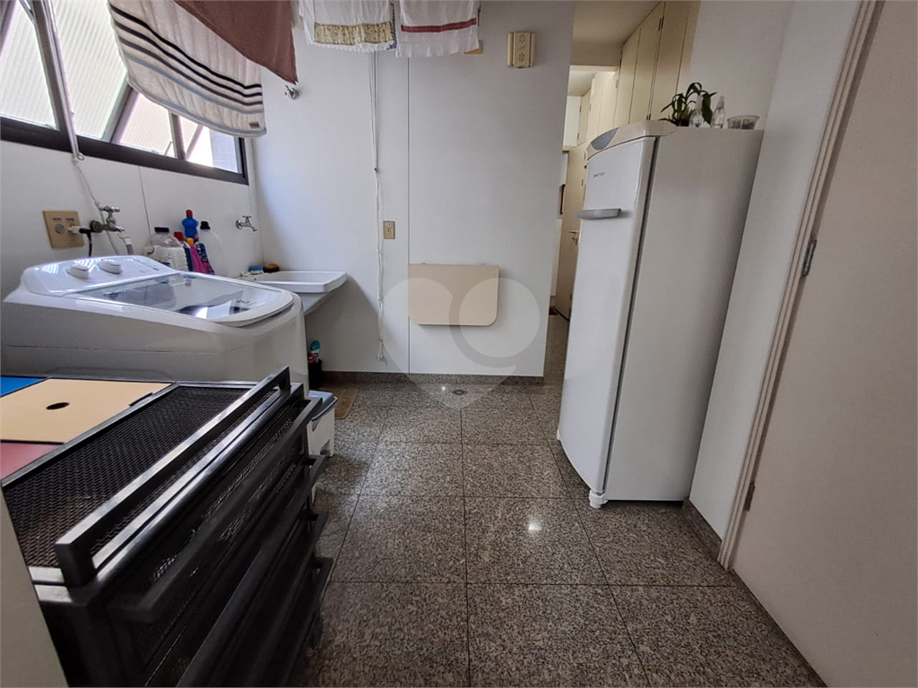 Imóvel 230m² sala de estar, sala de jantar e lareira, 3 suítes, 4 vagas e piscina Perdizes