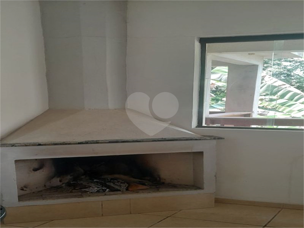 Casa à venda com 4 quartos, 212m² - Foto 2