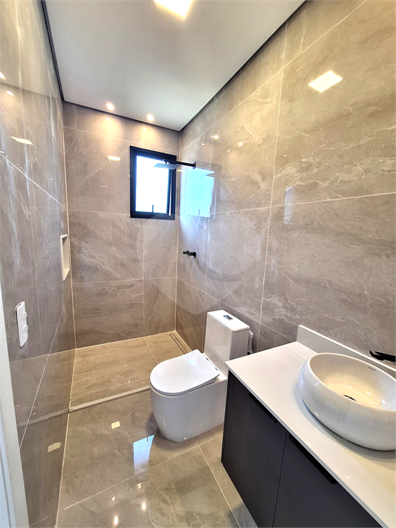 Sobrado de Condomínio à Venda | 400m² | 3 dormitórios (3 Suítes) | Aruã Brisas 2